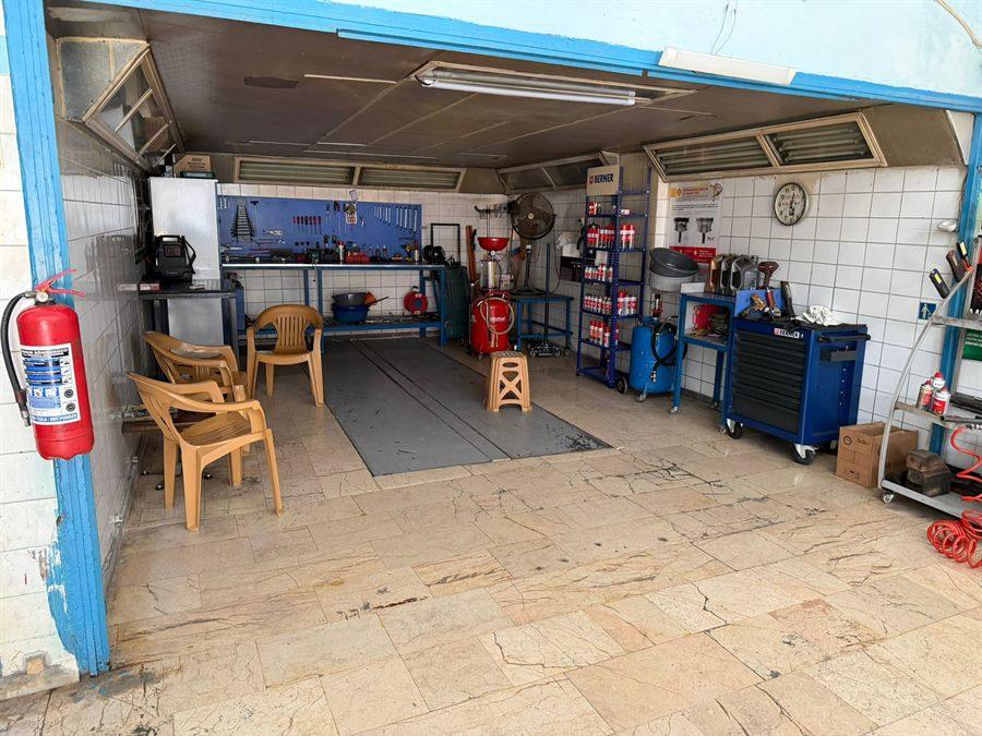Servis alanından iç görünüm