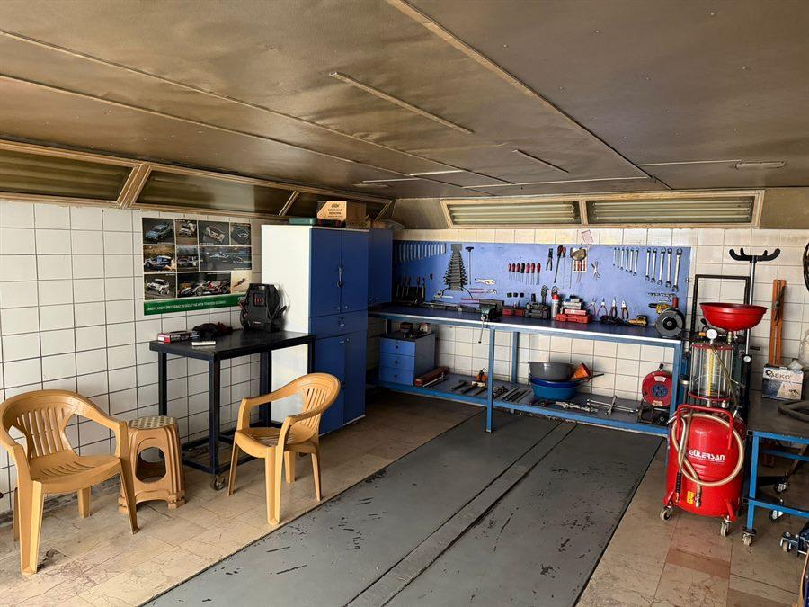 Dış cephe ve servis tabelası